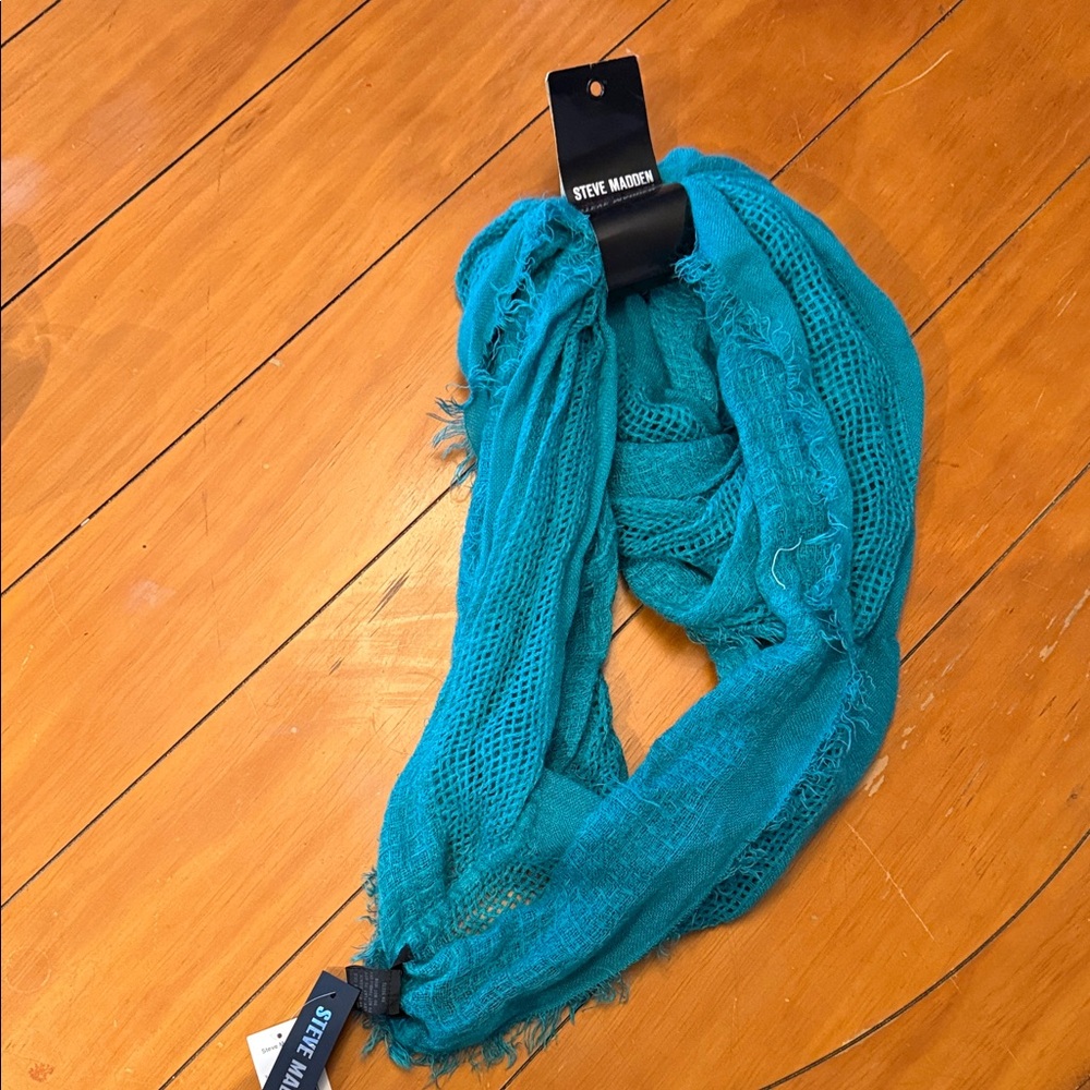 Steve Madden Teal infinity scarf nwt